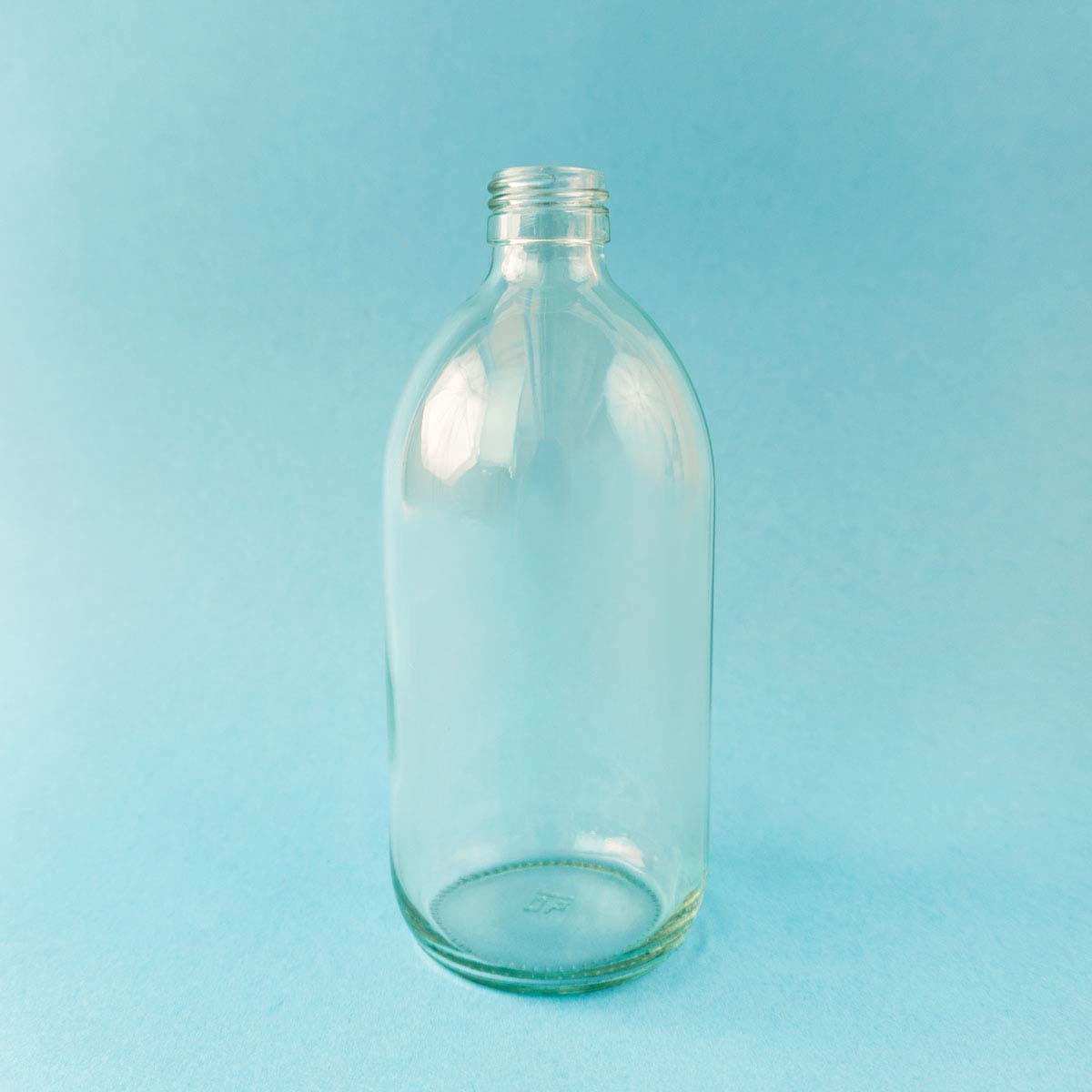 leere Glasflasche 500 ml für selbstgemachte Reiniger und Putzmittel
