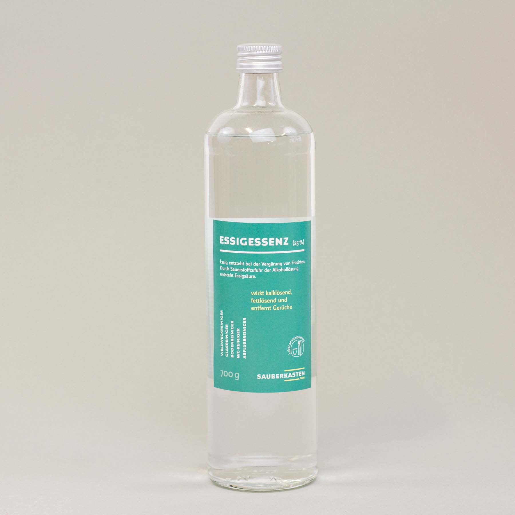 Essig in Glasflasche für DIY Vielzweckreiniger